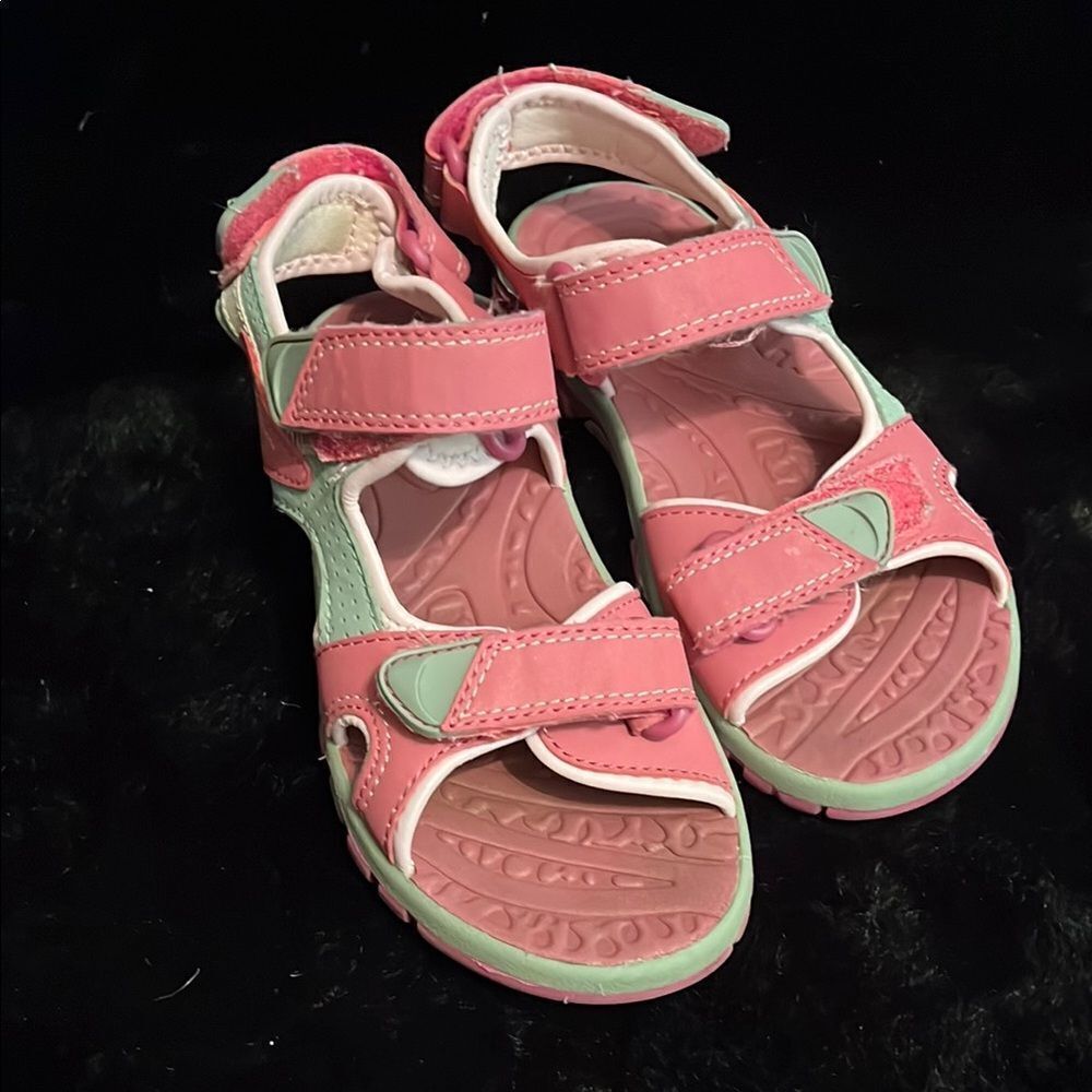 Khombu Kids' Girls Pink River Sandal